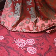 格調高い空間を華麗に彩る「西陣織のカーテン」