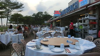 有名なジャンボなど数店舗があるのでタクシーで来ました