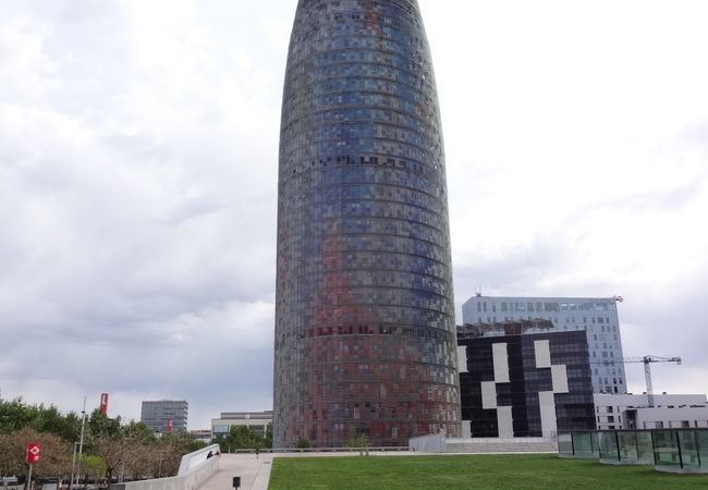 ここはバルセロナ水道局のビル