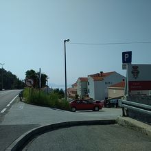 帰路は登山道正面の道を左斜めに入る