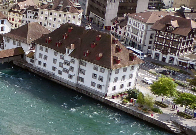 シュプロイヤー橋南側にあるルッツェルン自然博物館