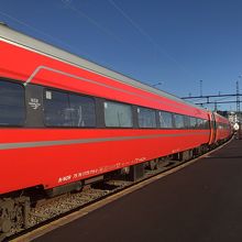 Kristiansand駅。車両連結で10分程停車しました。