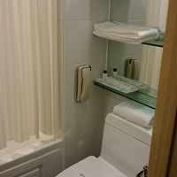 2つ目のバス付きとトイレ、洗面所