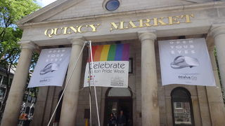 賑やかで庶民の暮らしも分かるようなマーケット。