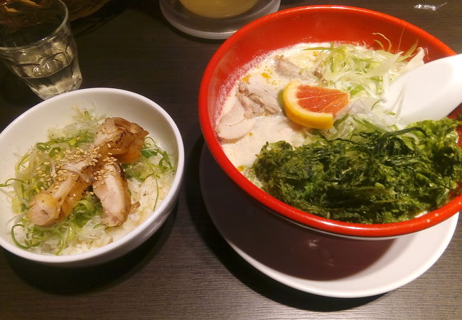 東京に行ったら食べたくなる鶏白湯麺