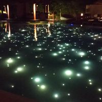 夜のインフィニティプール