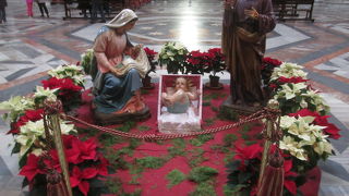 クリスマスシーズンのサンタ マリア デッリ アンジェリ教会