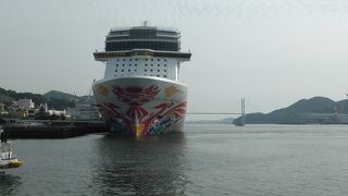 大型フェリーの出港