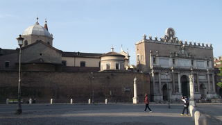 見どころの多い広場