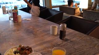 夕食時に伺いました。