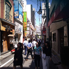 夜はネオンがきれいで 比較的安い飲食店が多く助かります By Bobby Brazil しんみち通りのクチコミ フォートラベル