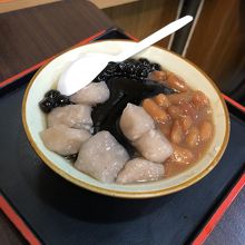 見た目は地味だけど芋圓が美味しかった