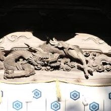 拝殿の龍