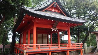 割と小さな神楽殿