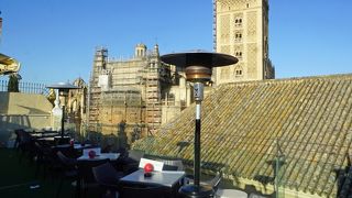 セビリアの観光では絶対に外せない場所。近いからとアルカサルと一緒に見学を考えると思ったより時間がかかります。