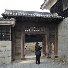 天守閣手前の三ノ門