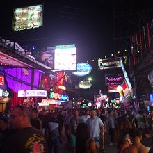 ネオンと人混みが凄い