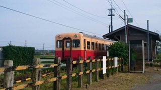 昔なつかしい扇風機のある電車