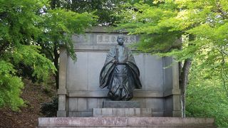 ことおかひろつね