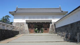 小田原城二の丸の表門