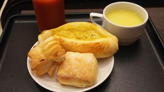 現ダイアモンドプレミアラウンジにー