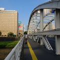 盛岡駅から徒歩3分。北上川に架かる開運橋そばのホテル