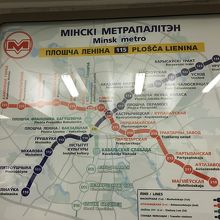 ミンスクのメトロ路線図。シンプル。