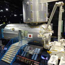 スペースドーム内の展示