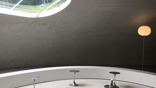 豊島美術館を小さくしたようなかわいいカフェ