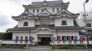 店内のスタッフにお願いして奥の蔵にある博物館を見学