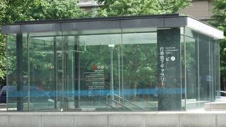 地下道にあるギャラリー