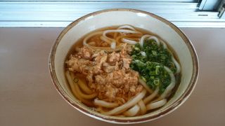 初めて「かしわうどん」を食べました。