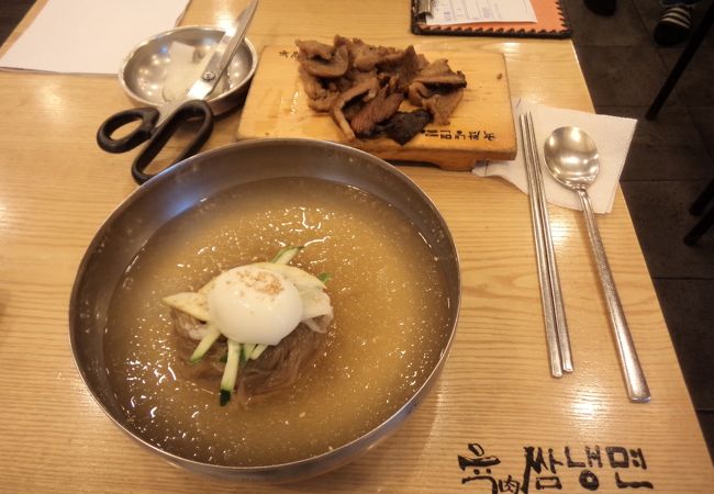 辛いのが苦手でも食べられる!　韓国旅行初心者にもオススメの冷麺+豚焼肉のセットをお得に食べられるお店!