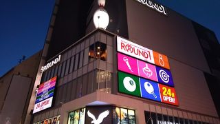 インドアスポーツやカラオケなどを、友達・家族などで楽しむのに最適