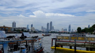 ワットポー・王室とワットアルンを結ぶ