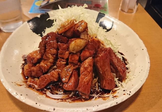 四日市名物「トンテキ」を夜遅くに食らう