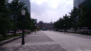 東京駅が世界で最も美しい駅で、レストラン・専門店の充実さで世界一だと思います。