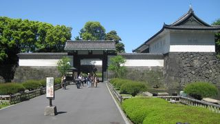 旧江戸城正門前の橋