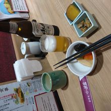 朝１０時半開店