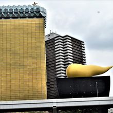 川から見るアサヒビール吾妻橋ビル