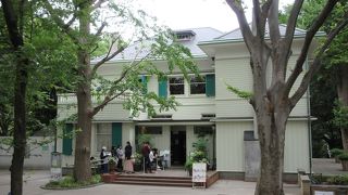 喫茶室も営業中でした