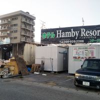 ビーチ近くの別館。火事があったらしい。