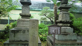 目黒の山門が印象的なお寺