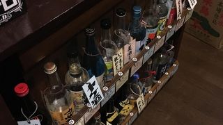 泡盛バーがある