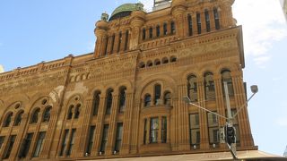 最上階のカフェでひと休み。