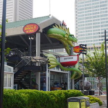 面白そうな店もあります