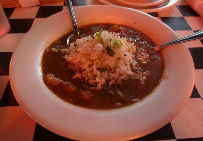 ニューオーリンズ初めての料理はローカルの食べ物で。