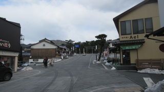 大社の鳥居から見下ろす感じ