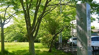 政庁と付属寺院が一緒に建立