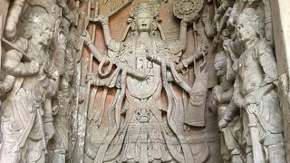 小規模だが二仏が見物